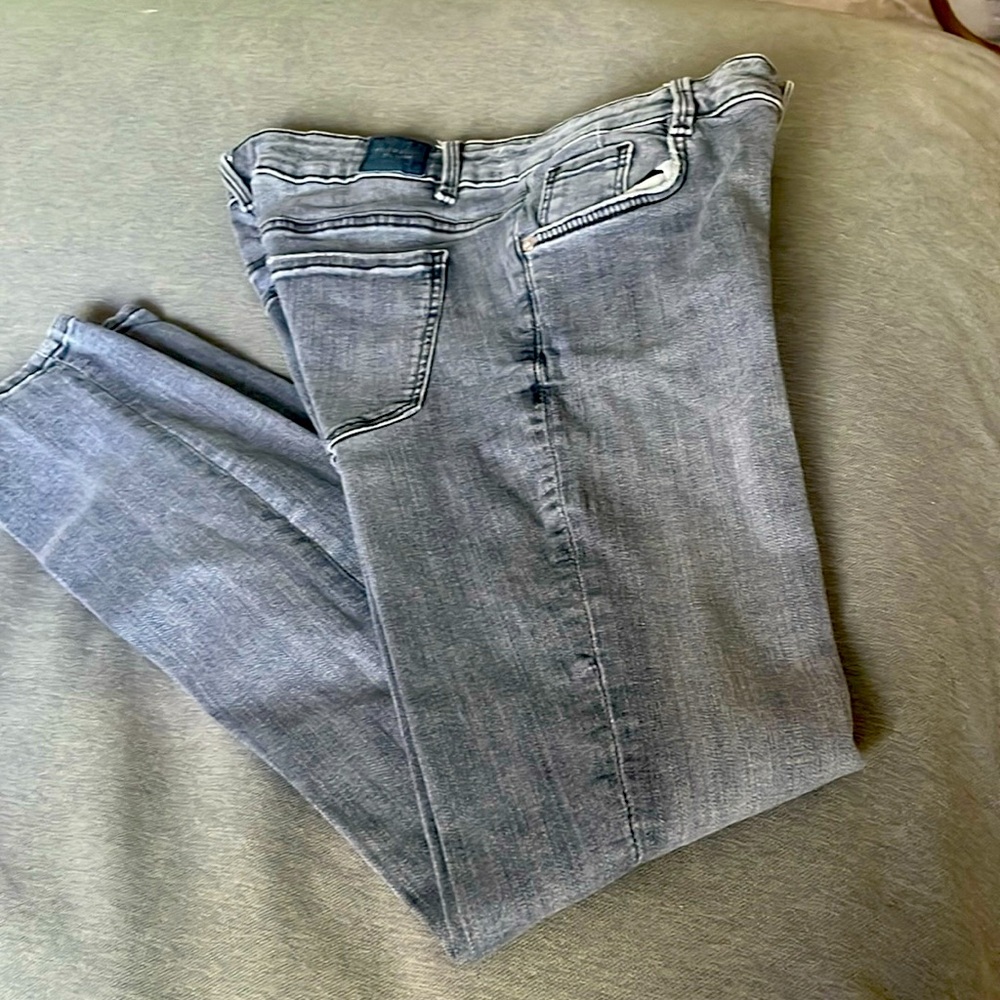 Gray Zara capri